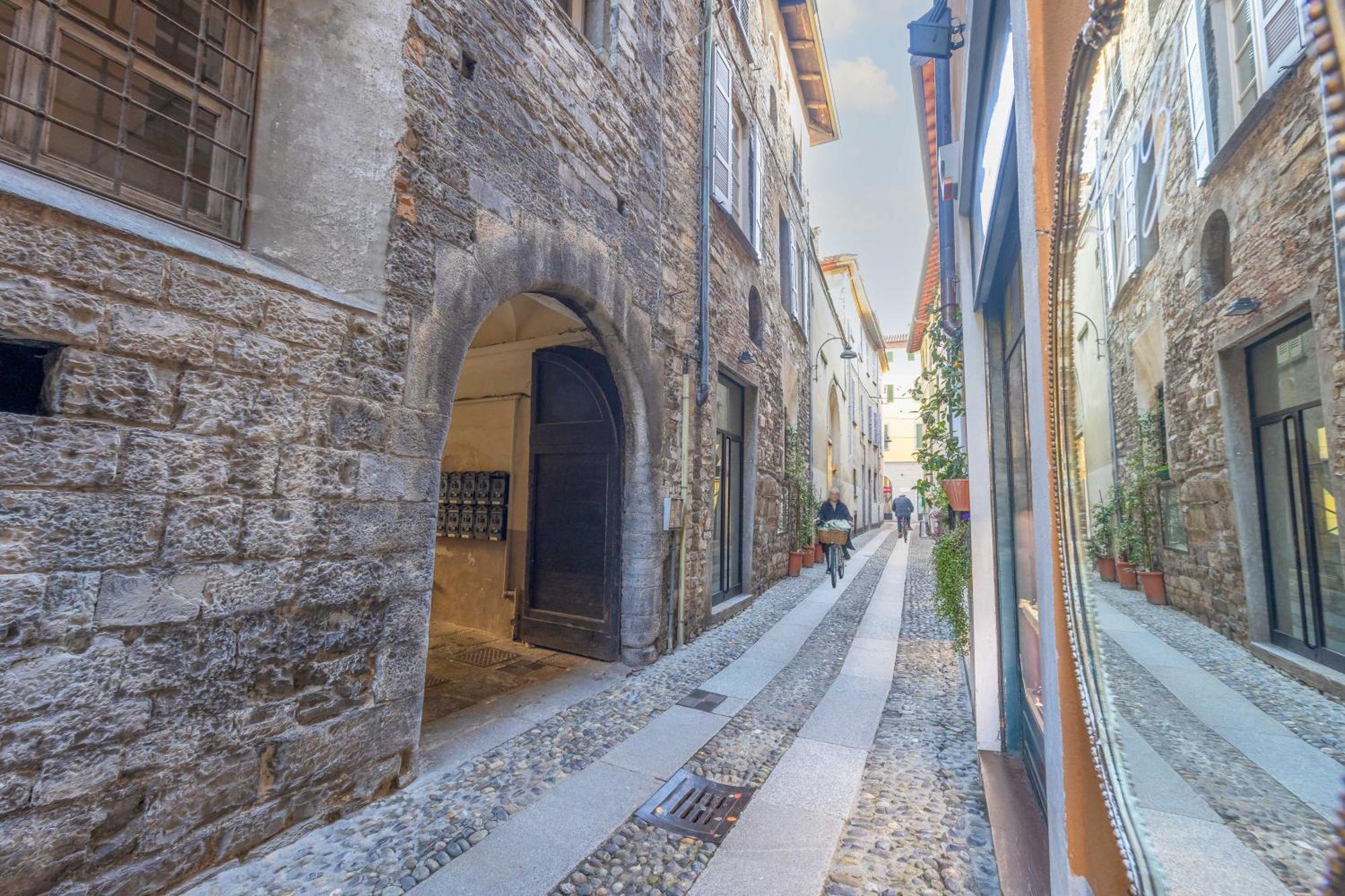 Domus Cortesella โกโม ภายนอก รูปภาพ